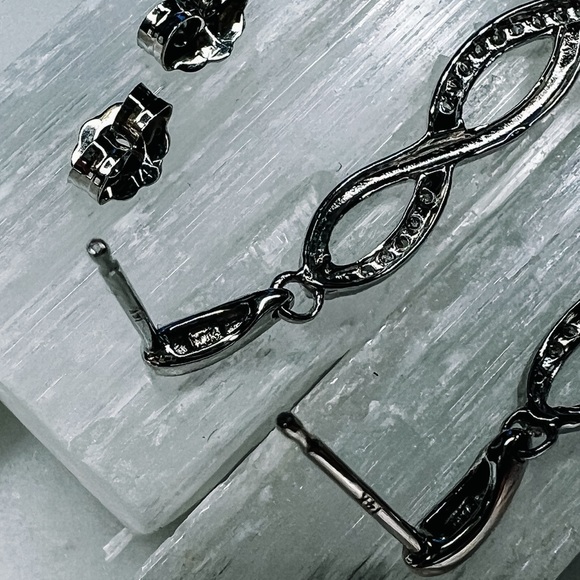 ✗ SOLD ✗ - Picture 2 of 4